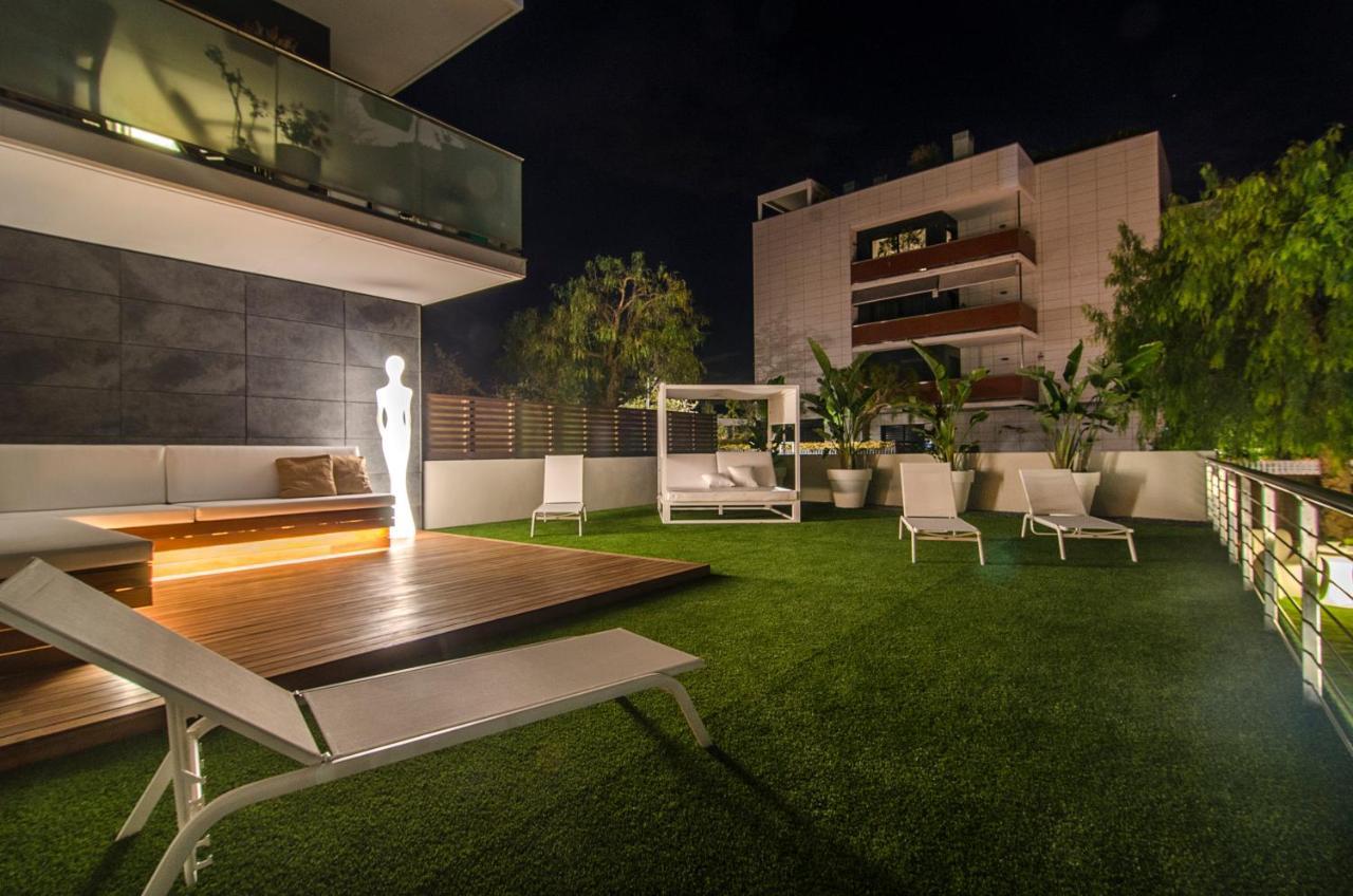 Sitges Spaces Garden Paradise 3 Bedroom, 3 Bathroom, Huge Private Garden-Terrace, Pool- Sleeps Up To 8 Extérieur photo