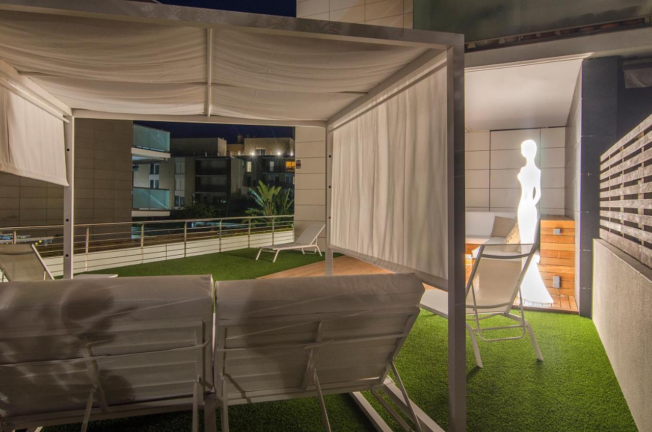 Sitges Spaces Garden Paradise 3 Bedroom, 3 Bathroom, Huge Private Garden-Terrace, Pool- Sleeps Up To 8 Extérieur photo