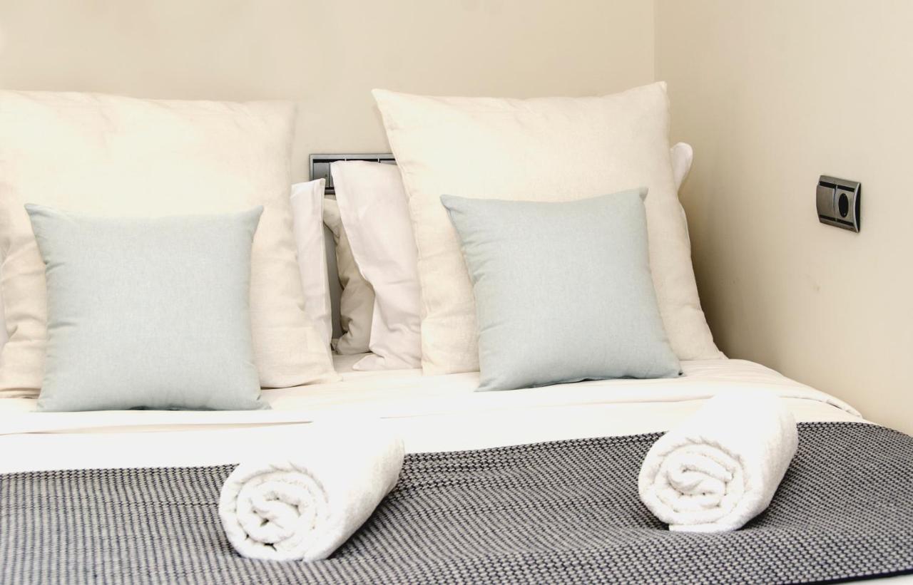Sitges Spaces Garden Paradise 3 Bedroom, 3 Bathroom, Huge Private Garden-Terrace, Pool- Sleeps Up To 8 Extérieur photo